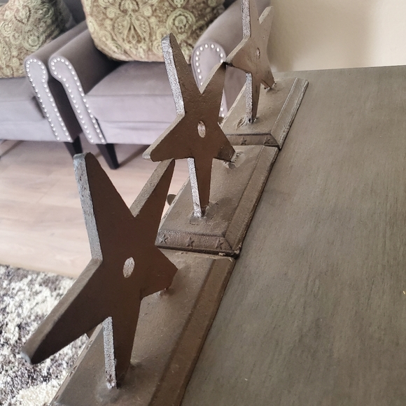 Vintage Cast Iron Rustic Star Stocking Holders - Picture 7 of 13